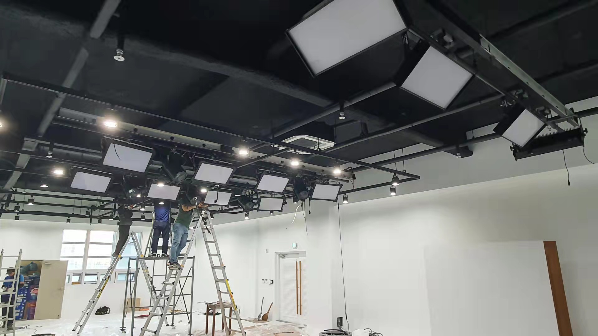 How Is The LED Video Panel Light Composed? - THE ONE STUDIO